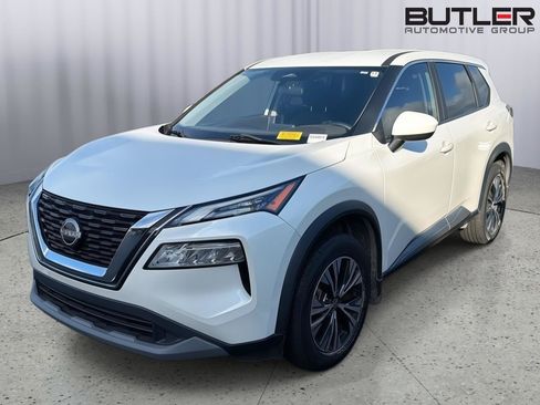 Used 2023 Nissan Rogue SV FWD image 2