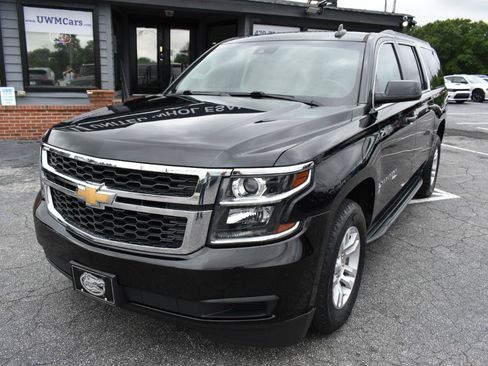 Used 2019 Chevrolet Suburban LT AWD/4WD image 2