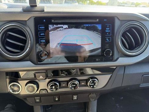 Certified 2017 Toyota Tacoma TRD Off-Road w/ Tow Package (A/T) AWD/4WD image 16