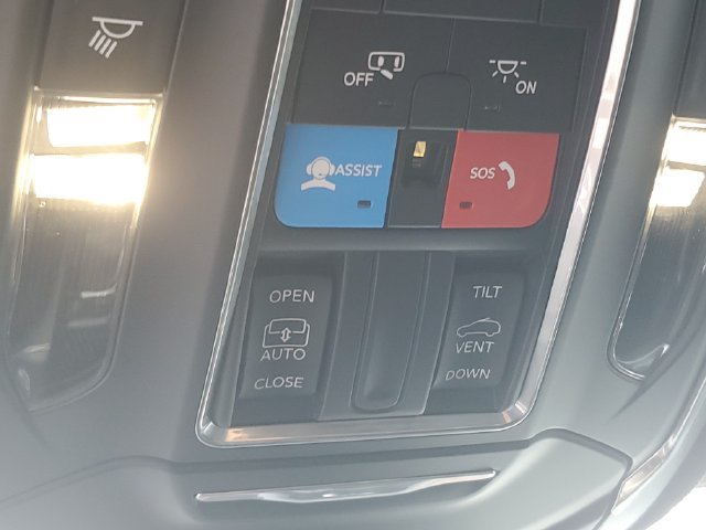 Used 2025 Jeep Grand Cherokee L Altitude AWD/4WD image 21