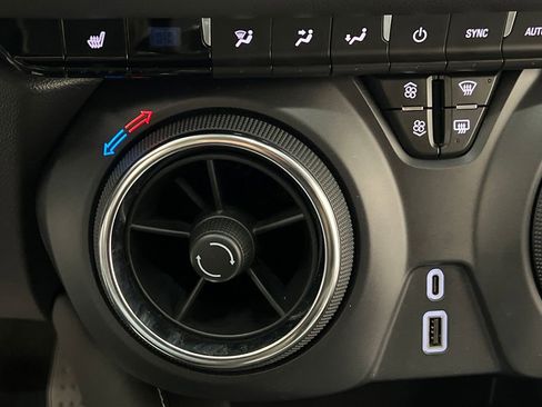 Used 2025 Chevrolet Blazer LT FWD image 48