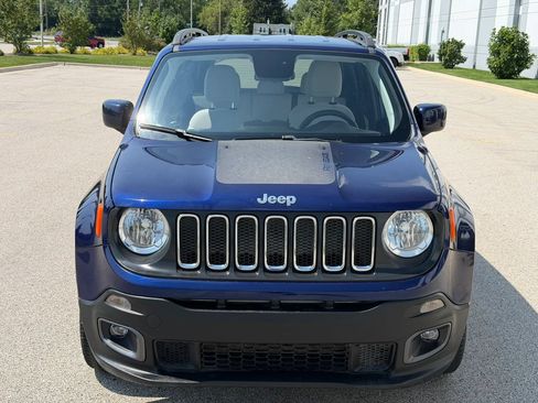 Used 2018 Jeep Renegade Latitude FWD image 2