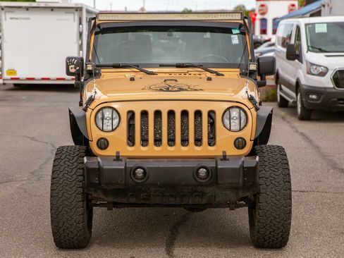 Used 2013 Jeep Wrangler Sahara w/ Connectivity Group AWD/4WD image 4