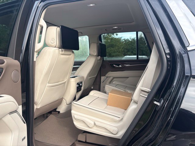Used 2023 GMC Yukon Denali AWD/4WD image 9
