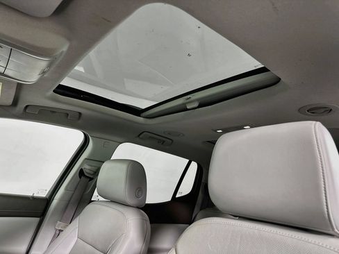 Used 2021 GMC Acadia SLT w/ LPO, Floor Liner Package FWD image 11