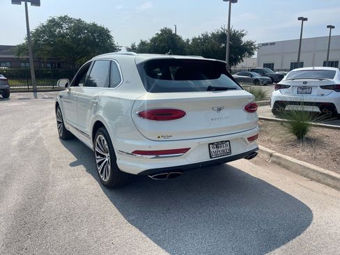 Used 2022 Bentley Bentayga AWD/4WD image 53