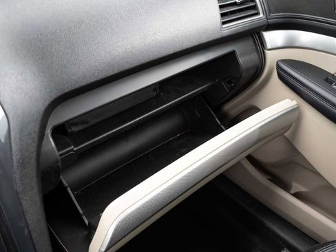 Used 2018 Ford Explorer FWD image 17
