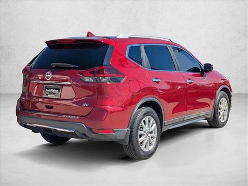 Used 2018 Nissan Rogue SV image 5