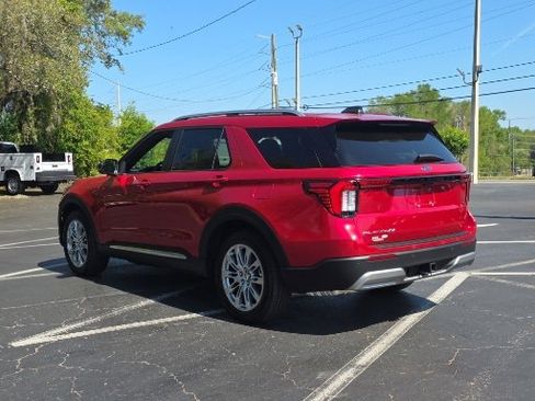 Certified 2025 Ford Explorer Platinum RWD image 16