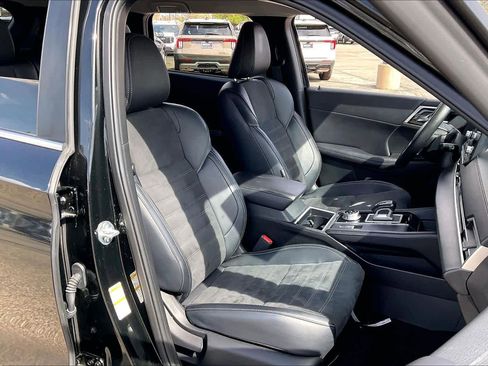 Used 2024 Mitsubishi Outlander SE image 9