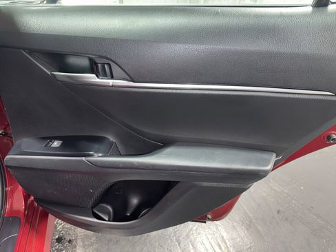 Used 2020 Toyota Camry LE image 13