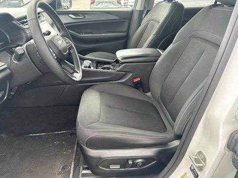 Used 2023 Jeep Grand Cherokee L Laredo w/ Luxury Tech Group I AWD/4WD image 18