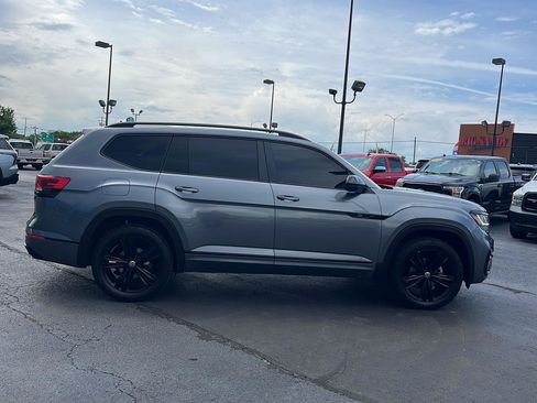 Used 2023 Volkswagen Atlas SEL R-Line AWD/4WD image 6