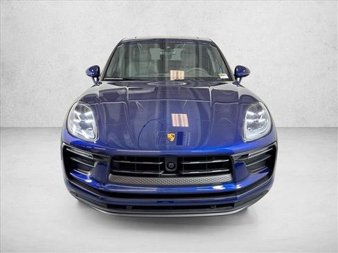 Certified 2026 Porsche Macan AWD/4WD image 6