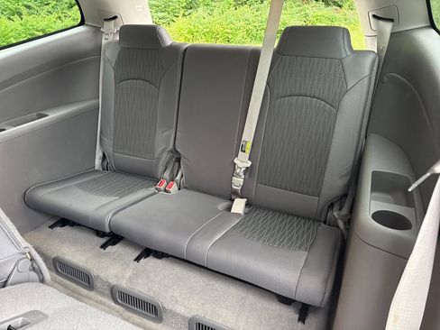 Used 2015 Chevrolet Traverse LT FWD image 24