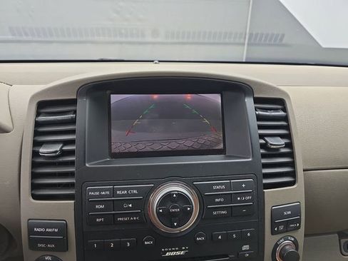 Used 2011 Nissan Pathfinder LE AWD/4WD image 19