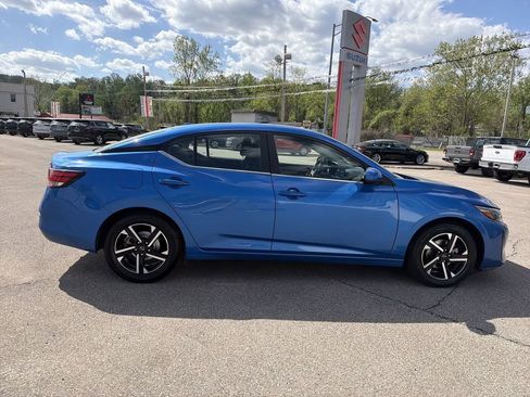 Used 2024 Nissan Sentra SV FWD image 3