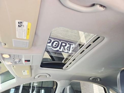 Used 2015 Volkswagen Passat 1.8T SEL Premium image 10