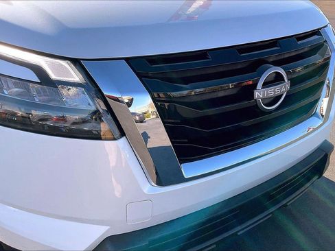 Used 2025 Nissan Pathfinder SV w/ SV Premium Package image 29