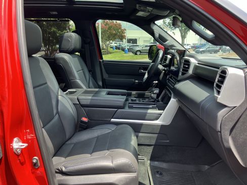 Used 2024 Toyota Sequoia Platinum AWD/4WD image 37