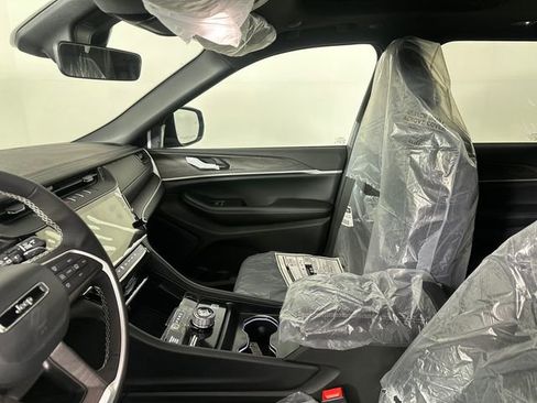 New 2026 Jeep Grand Cherokee Laredo image 22