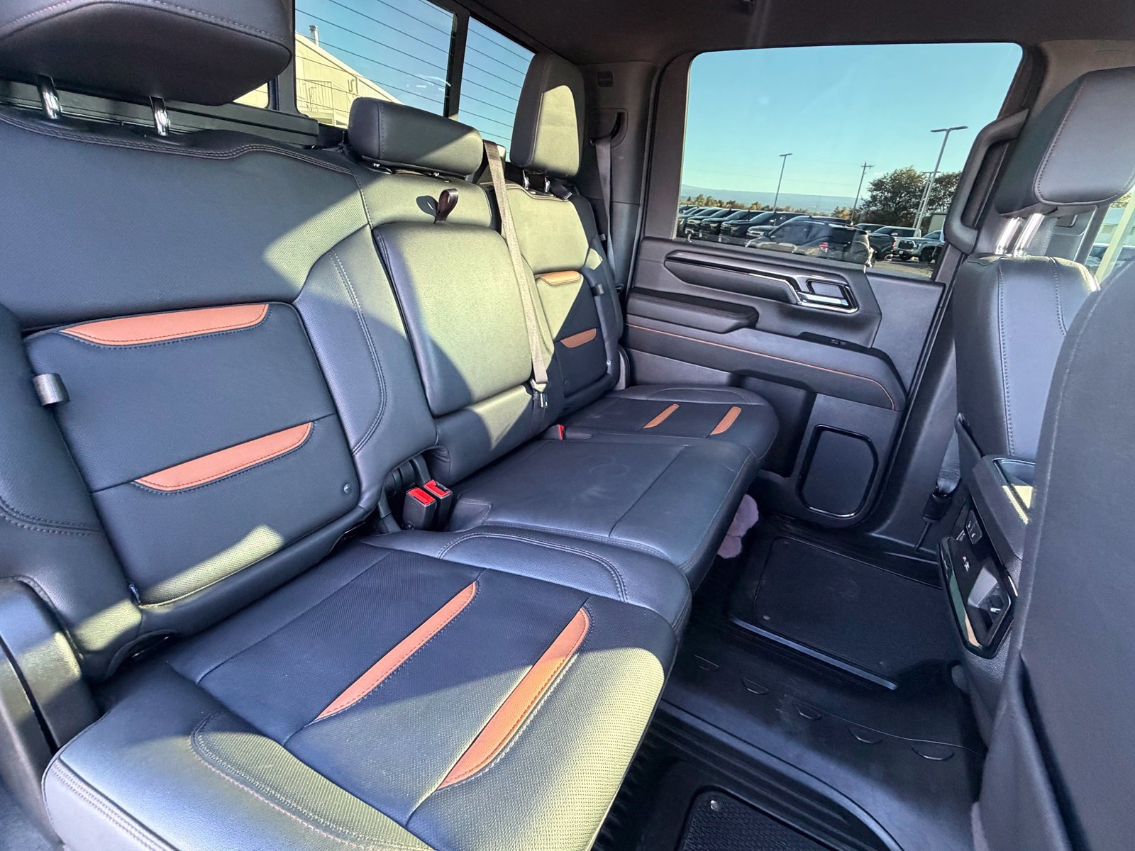 Used 2024 GMC Sierra 2500 AT4 w/ Technology Package AWD/4WD image 32