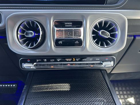 Used 2025 Mercedes-Benz G 63 AMG 4MATIC image 33