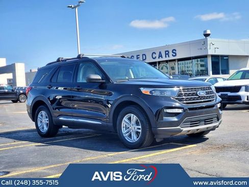 Used 2023 Ford Explorer XLT w/ Equipment Group 202A image 2