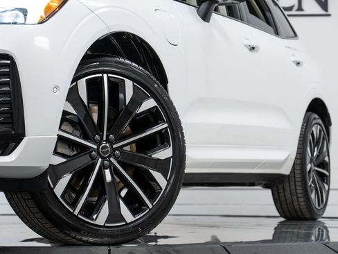 New 2026 Volvo XC60 T8 Ultra w/ Climate Package image 27