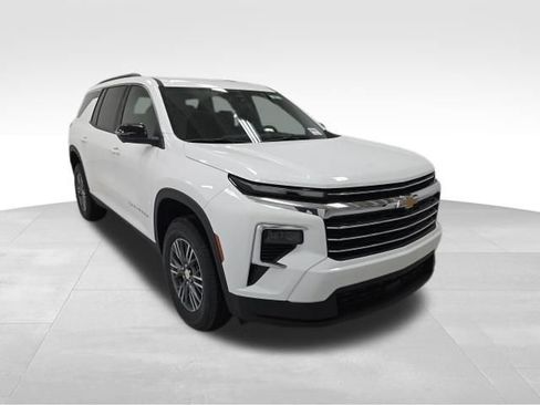 New 2026 Chevrolet Traverse LT image 7
