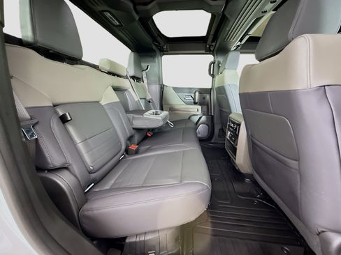Used 2025 GMC Hummer EV 2X AWD/4WD image 29