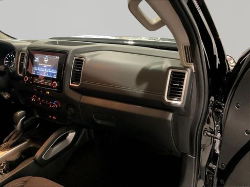 Used 2024 Nissan Frontier SV RWD image 27