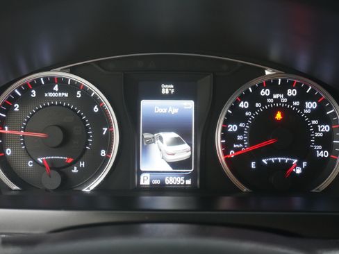 Used 2016 Toyota Camry SE FWD image 17