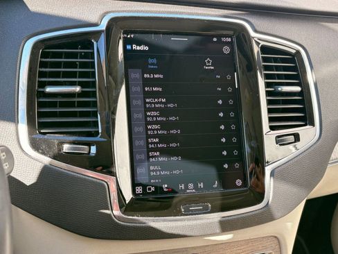 Certified 2023 Volvo XC90 B6 Plus image 30