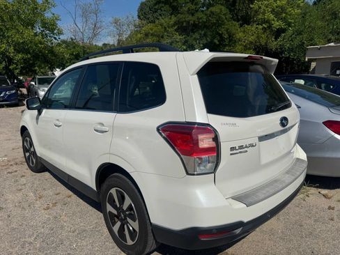 Used 2017 Subaru Forester 2.5i Limited AWD/4WD image 4