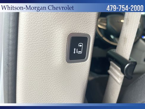 Used 2022 Chrysler Voyager LX image 48