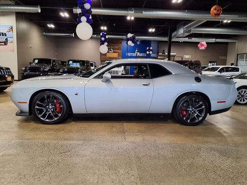 Used 2022 Dodge Challenger R/T Scat Pack w/ Shaker Package image 5