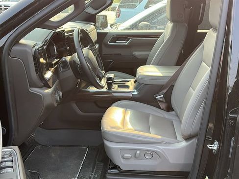 Used 2024 Chevrolet Silverado 1500 RST AWD/4WD image 7