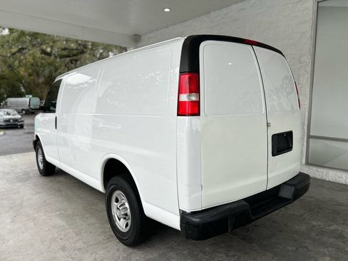 Used 2017 Chevrolet Express 3500 image 7