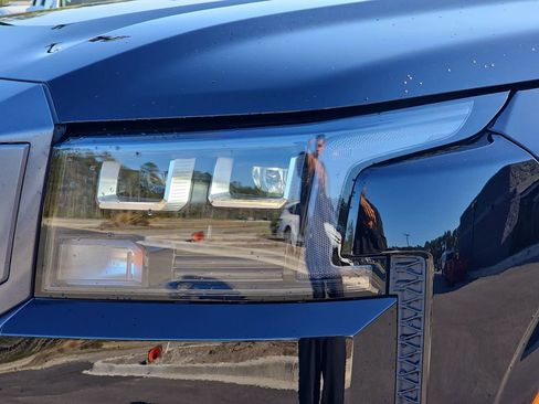 New 2026 Nissan Frontier SV w/ Tow Package RWD image 32