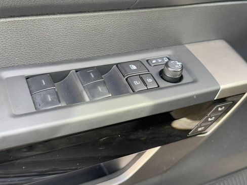 Used 2025 Toyota Sequoia 4WD image 24