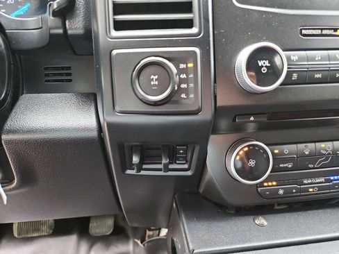 Used 2018 Ford Expedition XL AWD/4WD image 22