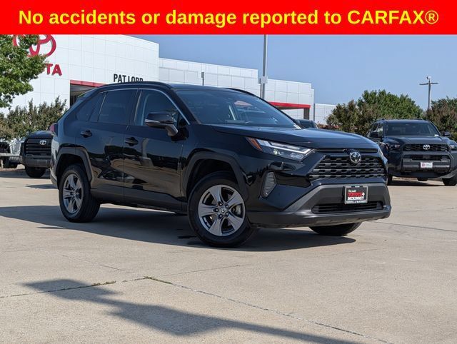 Used 2024 Toyota RAV4 XLE AWD/4WD image 2