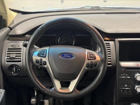 Used 2019 Ford Flex SEL image 27