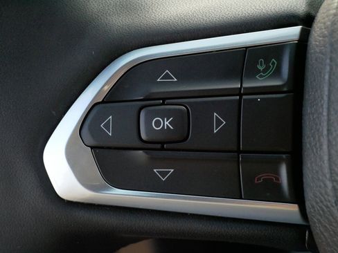 Used 2023 Jeep Compass Limited image 26