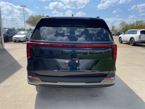 New 2026 Kia Carnival FWD image 6