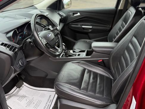 Used 2019 Ford Escape Titanium image 15