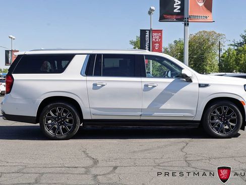Used 2024 GMC Yukon XL Denali w/ Advanced Technology Package AWD/4WD image 24