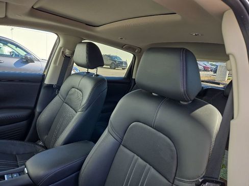 Used 2024 Honda HR-V EX-L image 5