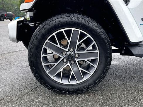 Used 2024 Jeep Wrangler High Altitude AWD/4WD image 7